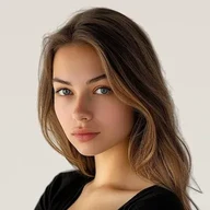 Арина Романова